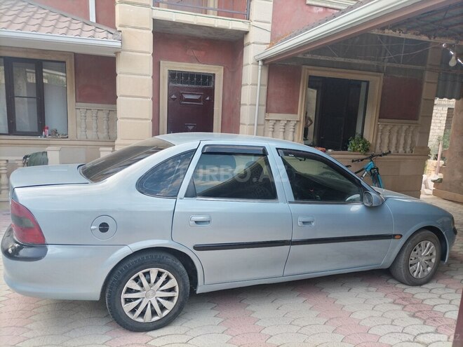 Opel Vectra 1996, 100,000 km - 1.6 l - Sumqayıt