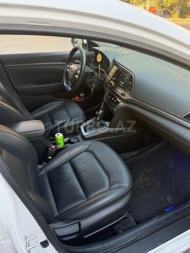 Hyundai Avante 2017, 184,000 km - 1.6 l - Bakı