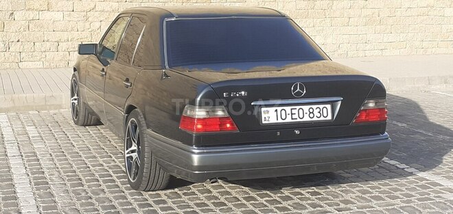 Mercedes E 220 1994, 743,859 km - 2.2 l - Bakı