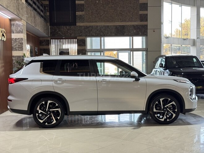 Mitsubishi Outlander 2022, 57,000 km - 2.5 l - Bakı