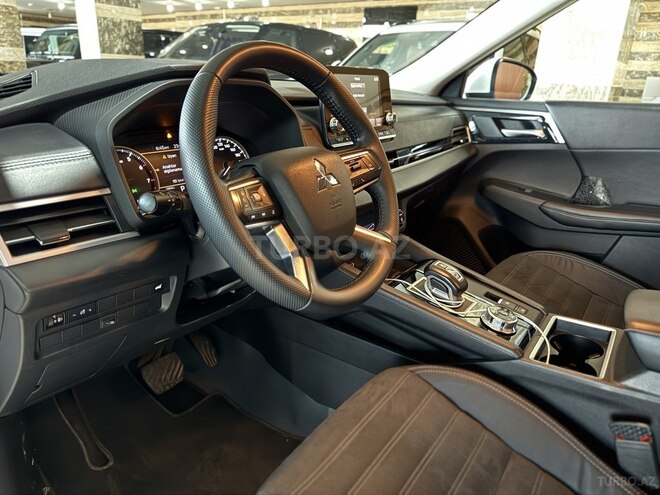Mitsubishi Outlander 2022, 57,000 km - 2.5 l - Bakı
