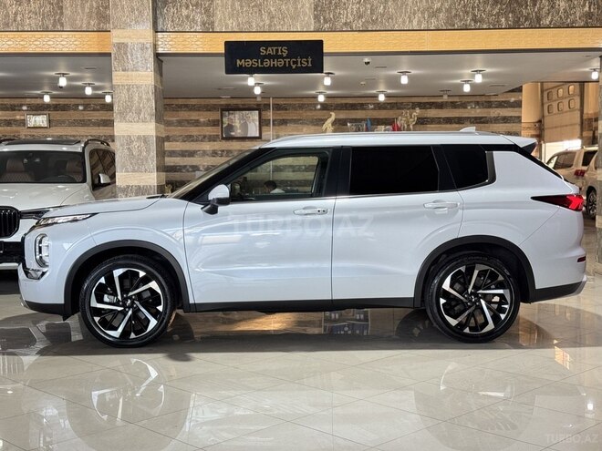 Mitsubishi Outlander 2022, 57,000 km - 2.5 l - Bakı