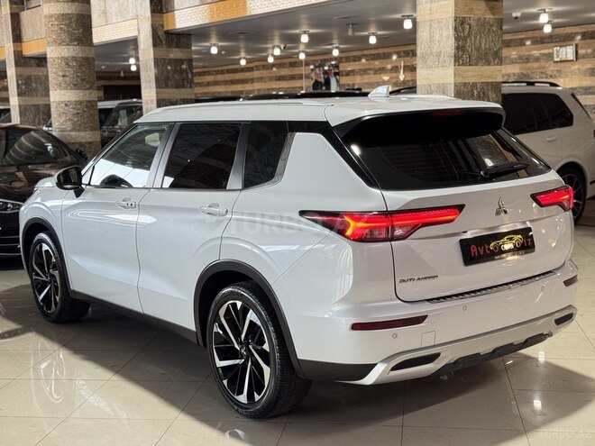 Mitsubishi Outlander 2022, 57,000 km - 2.5 l - Bakı