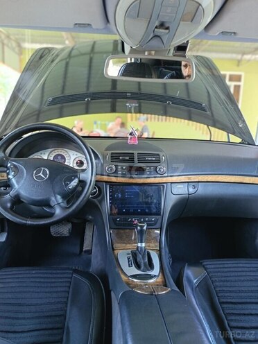 Mercedes E 240 2004, 364,000 km - 2.6 l - Sabirabad