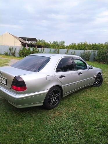 Mercedes C 220 d 1999, 800,000 km - 2.2 l - Ucar