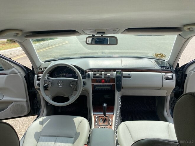 Mercedes E 270 2000, 423,000 km - 2.7 л - Qazax