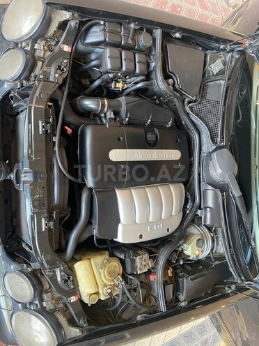 Mercedes E 270 2000, 423,000 km - 2.7 л - Qazax