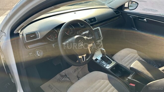 Volkswagen Passat 2011, 264,000 km - 2.0 l - Bakı