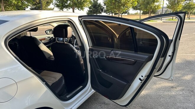 Volkswagen Passat 2011, 264,000 km - 2.0 l - Bakı