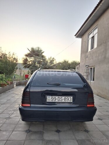 Mercedes C 220 2000, 320,000 km - 2.2 l - Masallı