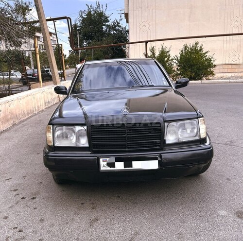 Mercedes E 200 1993, 421,000 km - 2.0 l - Gəncə