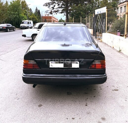 Mercedes E 200 1993, 421,000 km - 2.0 l - Gəncə