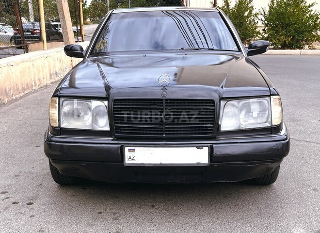 Mercedes E 200 1993, 421,000 km - 2.0 l - Gəncə