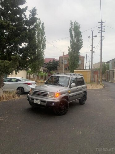Mitsubishi Pajero io 2002, 266,000 km - 2.0 l - Bakı