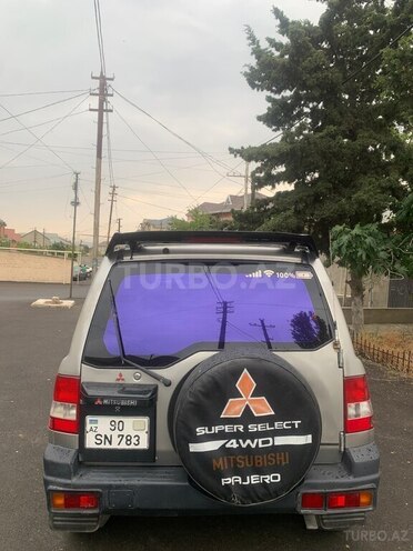 Mitsubishi Pajero io 2002, 266,000 km - 2.0 l - Bakı
