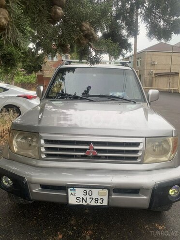 Mitsubishi Pajero io 2002, 266,000 km - 2.0 l - Bakı