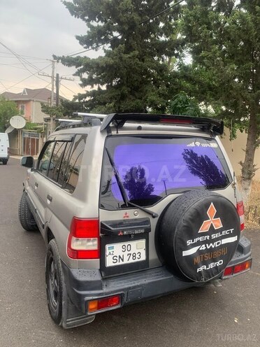 Mitsubishi Pajero io 2002, 266,000 km - 2.0 l - Bakı