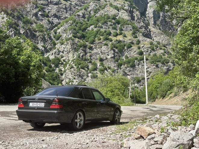 Mercedes C 240 1999, 350,000 km - 2.4 л - Sabirabad