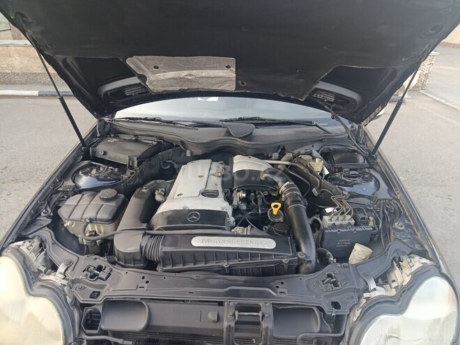 Mercedes C 200 2002, 201,697 km - 2.0 л - Bakı