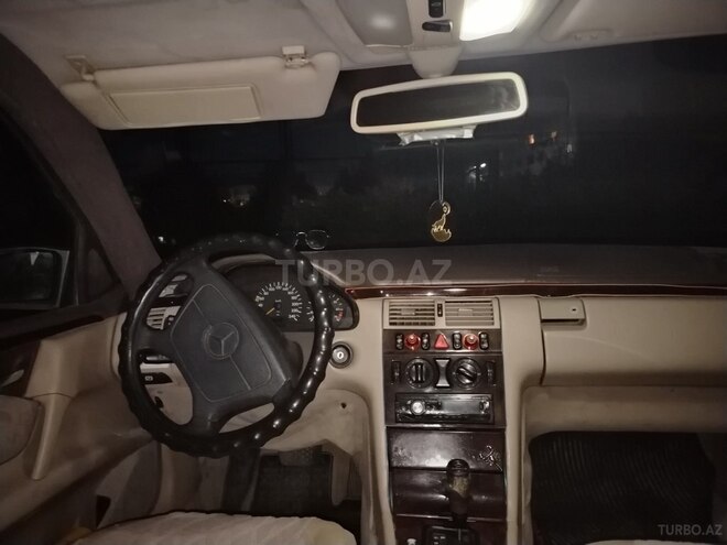 Mercedes E 280 4MATIC 1996, 290,000 km - 2.8 l - Bərdə