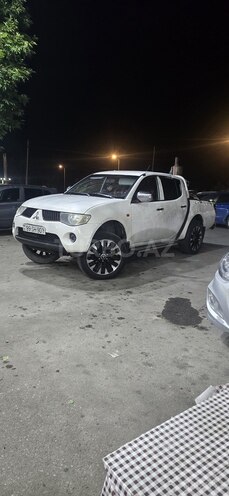 Mitsubishi L200 2009, 320,000 km - 2.5 л - Oğuz