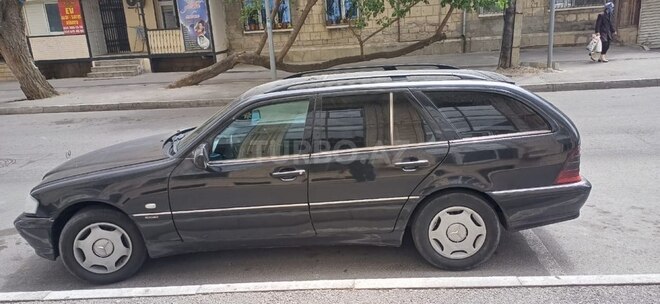 Mercedes C 250 1998, 591,000 km - 2.5 l - Qax