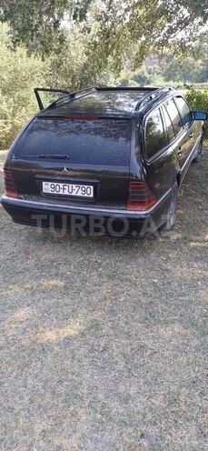Mercedes C 250 1998, 591,000 km - 2.5 l - Qax