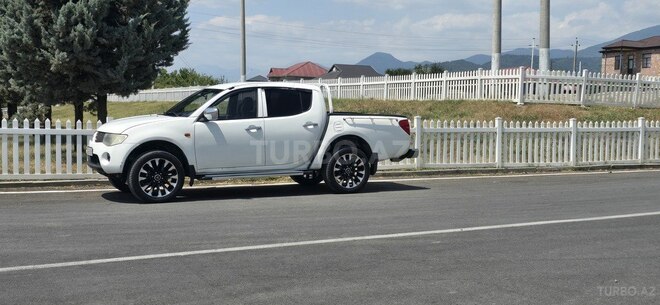 Mitsubishi L200 2009, 320,000 km - 2.5 л - Oğuz