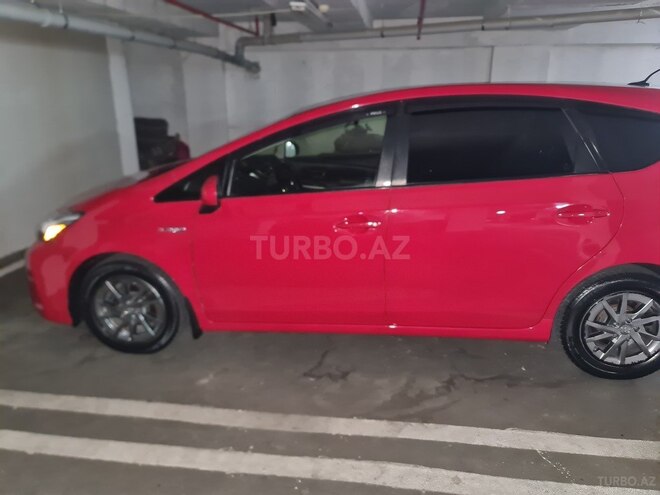 Toyota Prius V 2015, 253,000 km - 1.8 л - Bakı