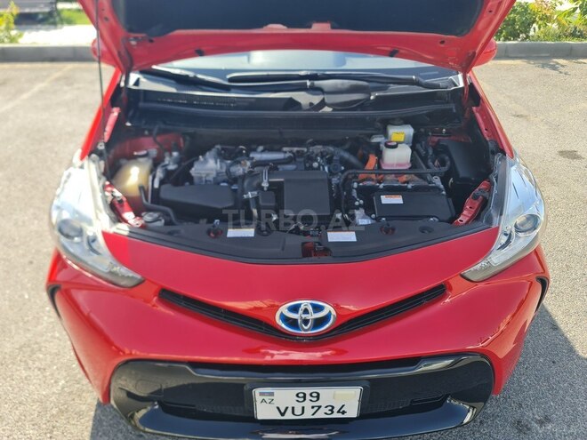 Toyota Prius V 2015, 253,000 km - 1.8 л - Bakı