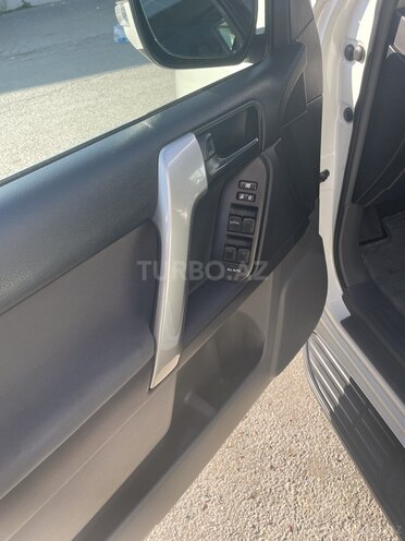 Toyota Land Cruiser Prado 2010, 255,000 km - 2.7 л - Bakı
