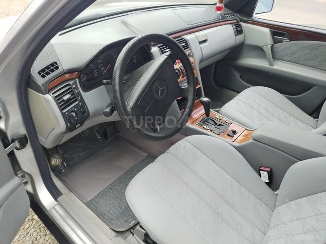Mercedes E 230 1997, 342,000 km - 2.3 l - Masallı