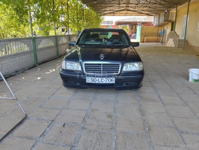 Mercedes C 200 1998, 235,800 km - 2.0 l - Biləsuvar