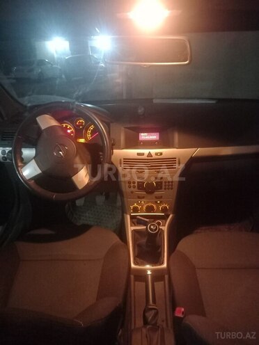 Opel Astra 2007, 231,000 km - 1.4 л - Bakı