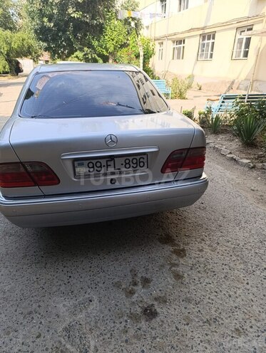 Mercedes E 240 1999, 241,779 km - 2.4 l - Şirvan