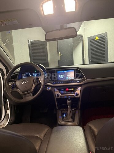 Hyundai Avante 2018, 194,000 km - 1.6 л - Bakı
