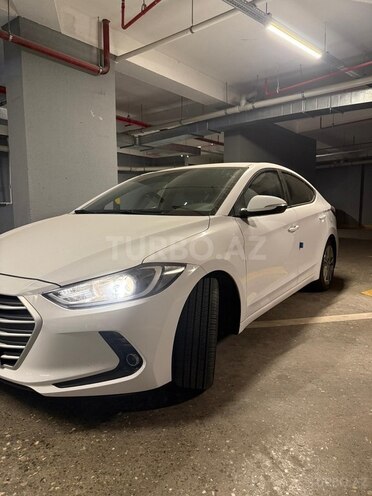 Hyundai Avante 2018, 194,000 km - 1.6 л - Bakı