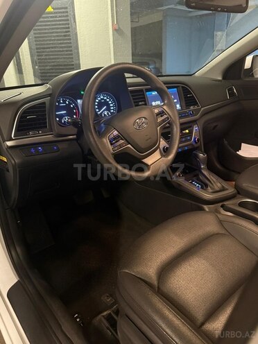 Hyundai Avante 2018, 194,000 km - 1.6 л - Bakı