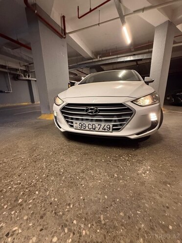 Hyundai Avante 2018, 194,000 km - 1.6 л - Bakı