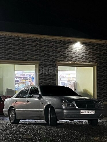 Mercedes E 220 1998, 111,000 km - 2.2 l - Gəncə