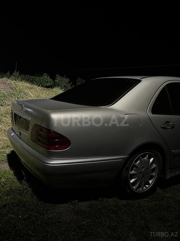 Mercedes E 220 1998, 111,000 km - 2.2 l - Gəncə