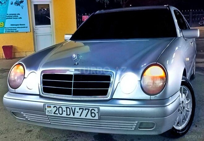 Mercedes E 220 1998, 111,000 km - 2.2 l - Gəncə