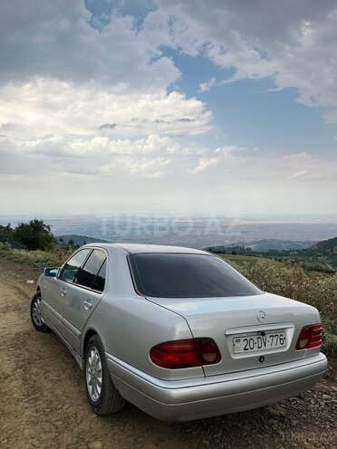 Mercedes E 220 1998, 111,000 km - 2.2 l - Gəncə
