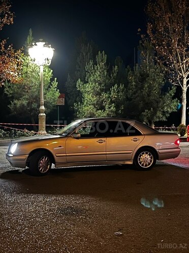 Mercedes E 220 1998, 111,000 km - 2.2 l - Gəncə