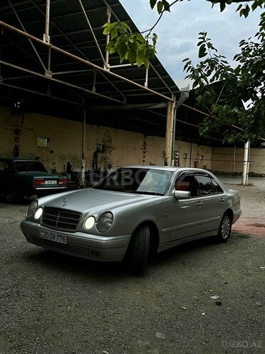 Mercedes E 220 1998, 111,000 km - 2.2 l - Gəncə