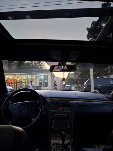 Mercedes E 240 1998, 350,000 km - 2.4 l - Sumqayıt