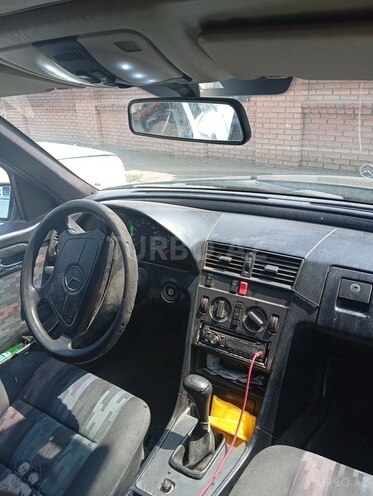Mercedes 190 1993, 160,000 km - 2.3 l - Göygöl