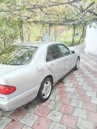 Mercedes E 230 1996, 300,000 km - 2.3 l - Ağcabədi