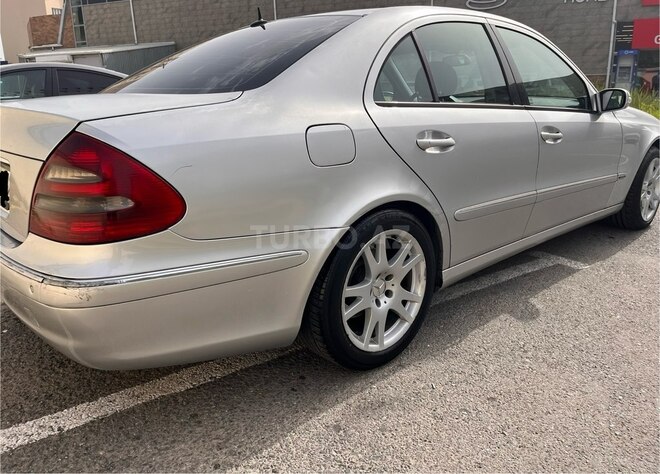 Mercedes E 270 2002, 276,000 km - 2.7 l - Bakı