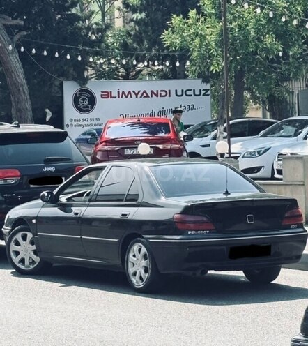 Peugeot 406 2002, 300,000 km - 2.0 l - Bakı